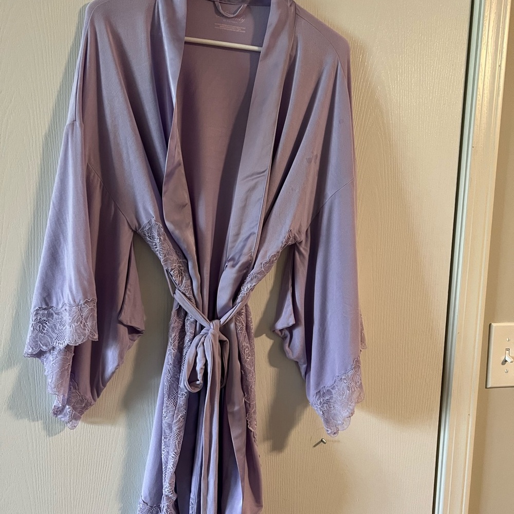 Lavender Lace Trim Kimono Robe
